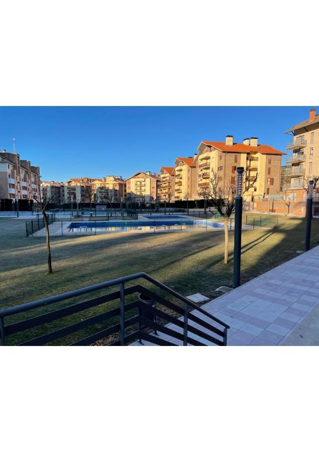 Penas De Aia Apartment Jaca Luaran gambar